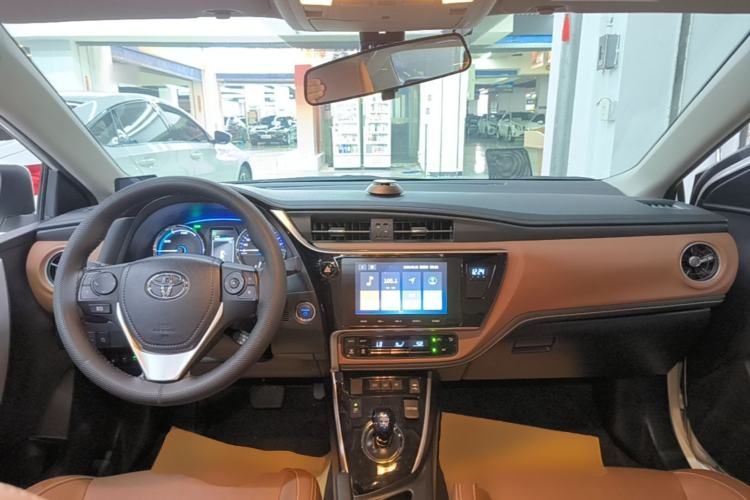 Used Toyota Levin Hybrid E+ 2019 1.8L PH V E-CVT Luxury Edition Center Console
