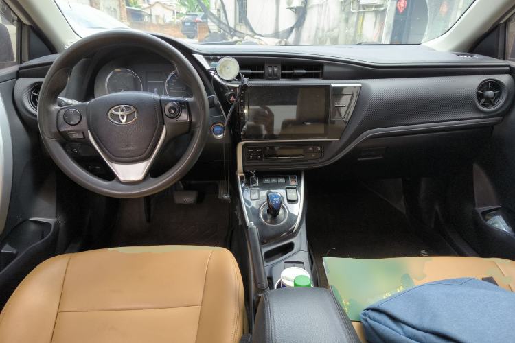Used Toyota Levin Hybrid E+ 2019 1.8 PH GS E-CVT Elite Style Edition Center Console