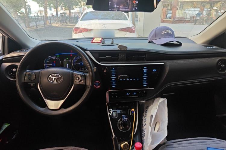 Used Toyota Levin Hybrid E+ 2019 1.8L PH GS E-CVT Elite Edition Center Console