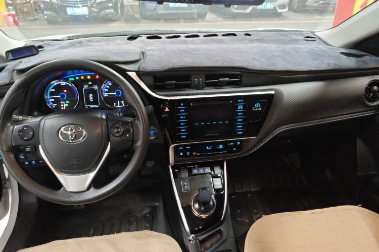 Used Toyota Levin Hybrid E+ 2019 1.8L PH GS E-CVT Elite Edition Center Console
