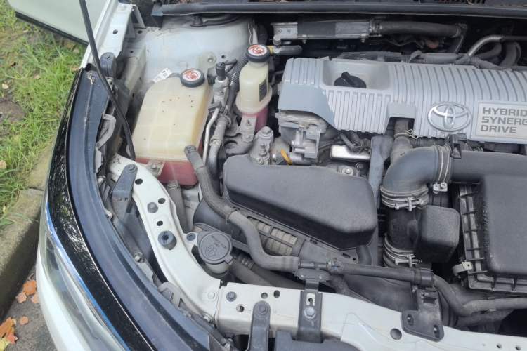 Used Toyota Levin Hybrid E+ 2019 1.8L GS E-CVT Elite Model with Sunroof Engine Bay Right