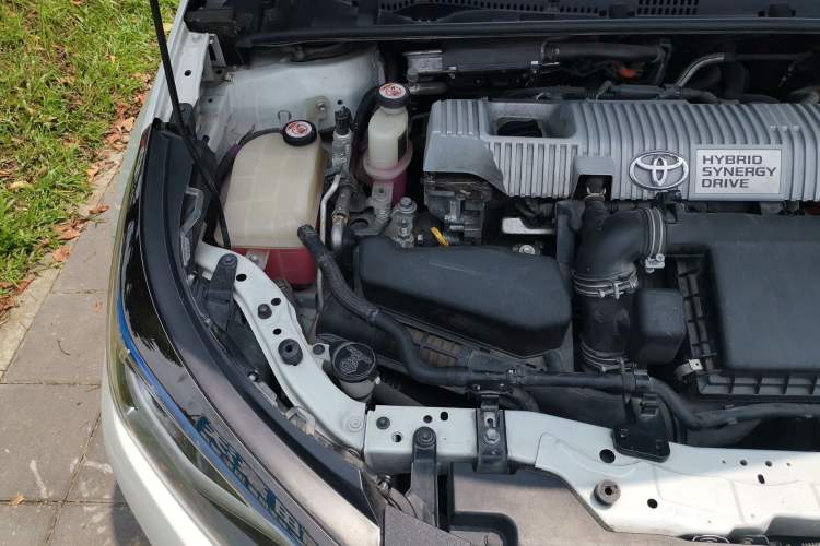 Used Toyota Levin Hybrid E+ 2019 1.8L PH GS E-CVT Elite Edition Engine Bay Right