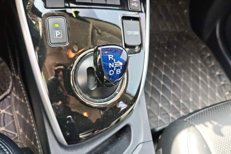 Used Toyota Levin Hybrid E+ 2019 1.8L GS E-CVT Elite Model with Sunroof Gear Lever