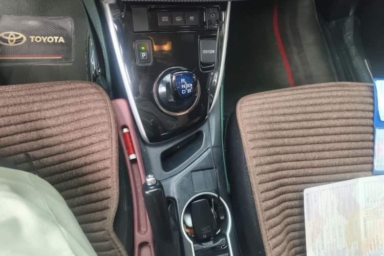 Used Toyota Levin Hybrid E+ 2019 1.8L GS E-CVT Elite Model with Sunroof Gear Lever