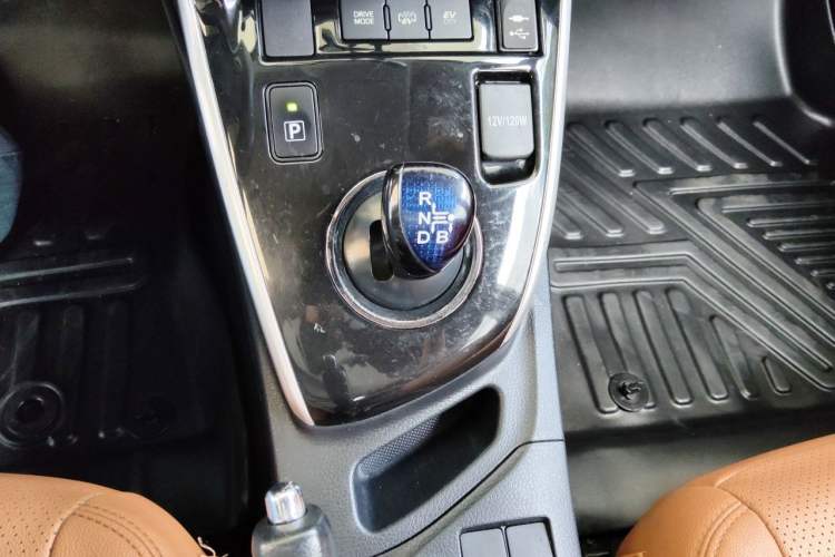 Used Toyota Levin Hybrid E+ 2019 1.8L GS E-CVT Elite Model with Sunroof Gear Lever