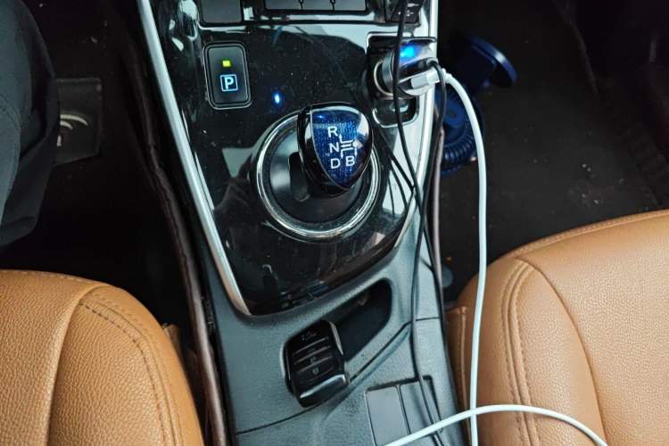 Used Toyota Levin Hybrid E+ 2019 1.8L GS E-CVT Elite Model with Sunroof Gear Lever
