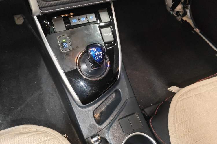 Used Toyota Levin Hybrid E+ 2019 1.8L PH GS E-CVT Elite Edition Gear Lever