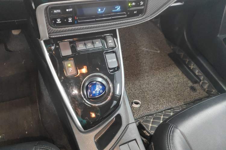 Used Toyota Levin Hybrid E+ 2019 1.8L GS E-CVT Elite Model with Sunroof Gear Lever