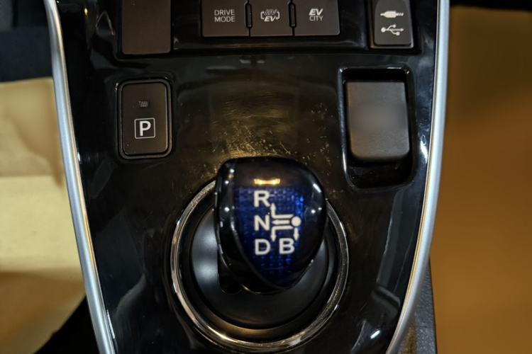 Used Toyota Levin Hybrid E+ 2019 1.8L PH V E-CVT Luxury Edition Gear Lever