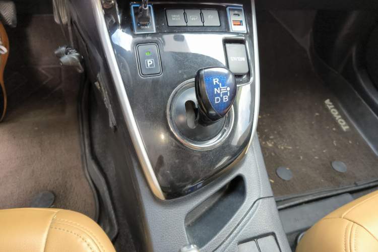 Used Toyota Levin Hybrid E+ 2019 1.8 PH GS E-CVT Elite Style Edition Gear Lever