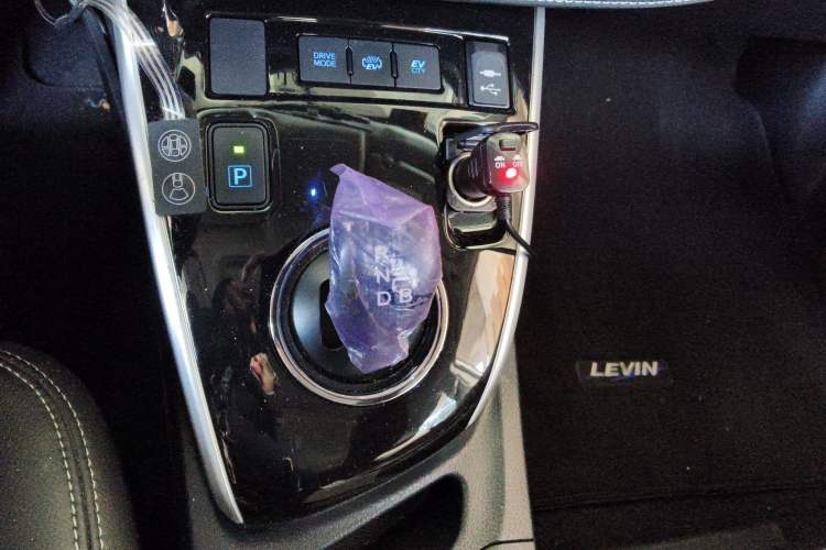Used Toyota Levin Hybrid E+ 2019 1.8 PH GS E-CVT Elite Style Edition Gear Lever