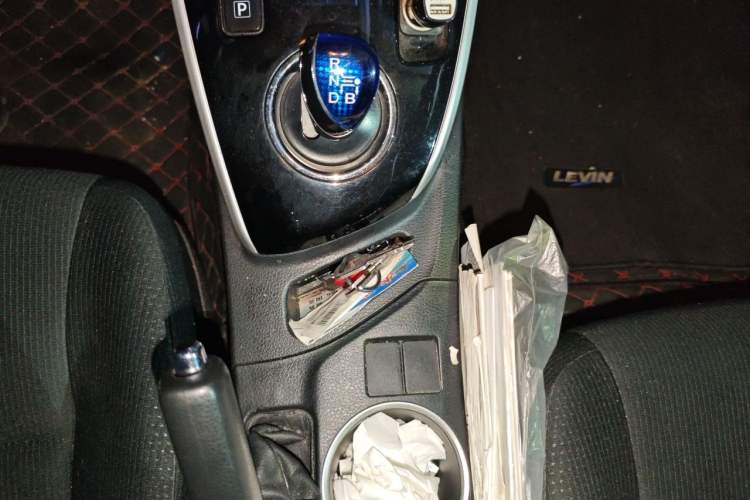 Used Toyota Levin Hybrid E+ 2019 1.8L GS E-CVT Elite Model with Sunroof Gear Lever
