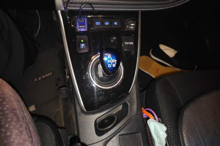 Used Toyota Levin Hybrid E+ 2019 1.8L GS E-CVT Elite Model with Sunroof Gear Lever