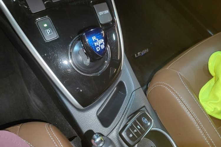 Used Toyota Levin Hybrid E+ 2019 1.8L PH V E-CVT Luxury Edition Gear Lever