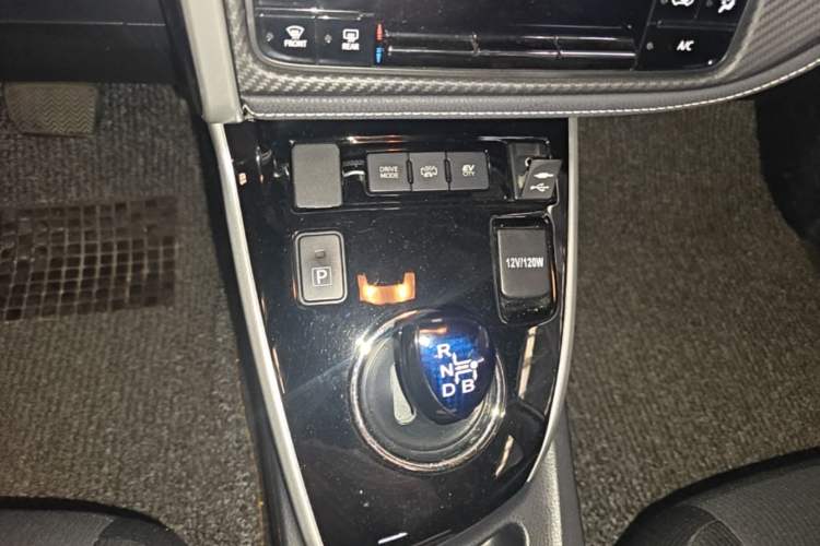 Used Toyota Levin Hybrid E+ 2019 1.8L GS E-CVT Elite Model with Sunroof Gear Lever