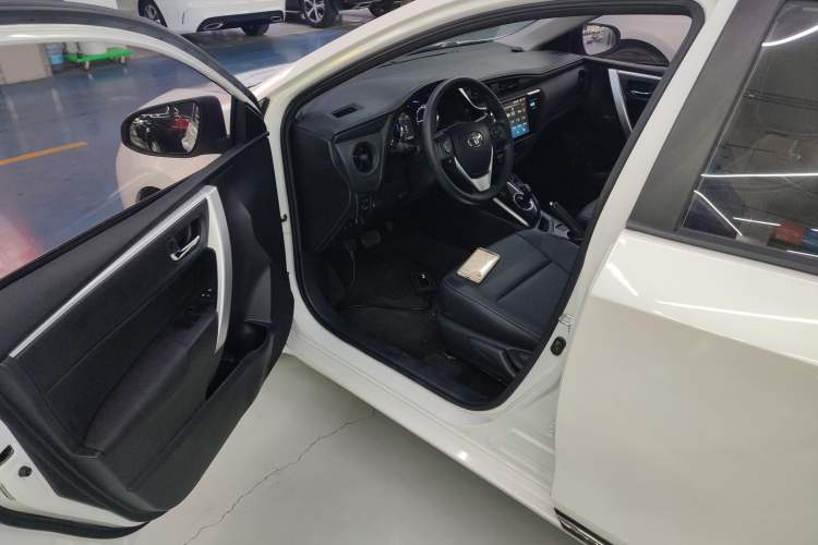Used Toyota Levin Hybrid E+ 2019 1.8L PH GS E-CVT Elite Edition Interior 3