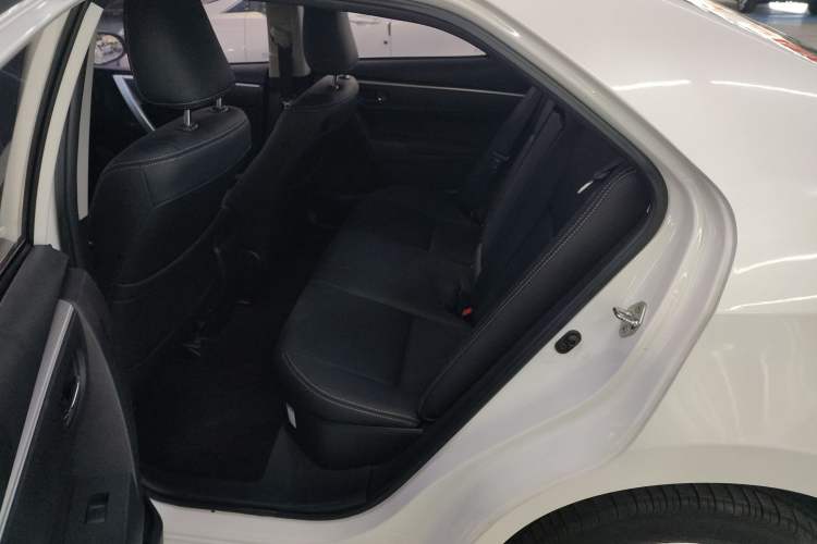 Used Toyota Levin Hybrid E+ 2019 1.8L PH GS E-CVT Elite Edition Interior 4