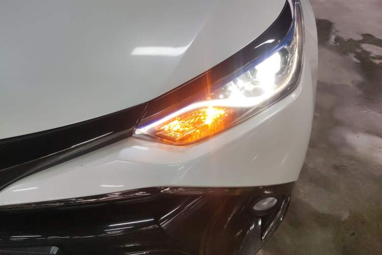 Used Toyota Levin Hybrid E+ 2019 1.8L GS E-CVT Elite Model with Sunroof Left Front Headlight