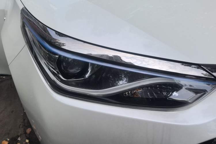 Used Toyota Levin Hybrid E+ 2019 1.8L GS E-CVT Elite Model with Sunroof Right Front Headlight