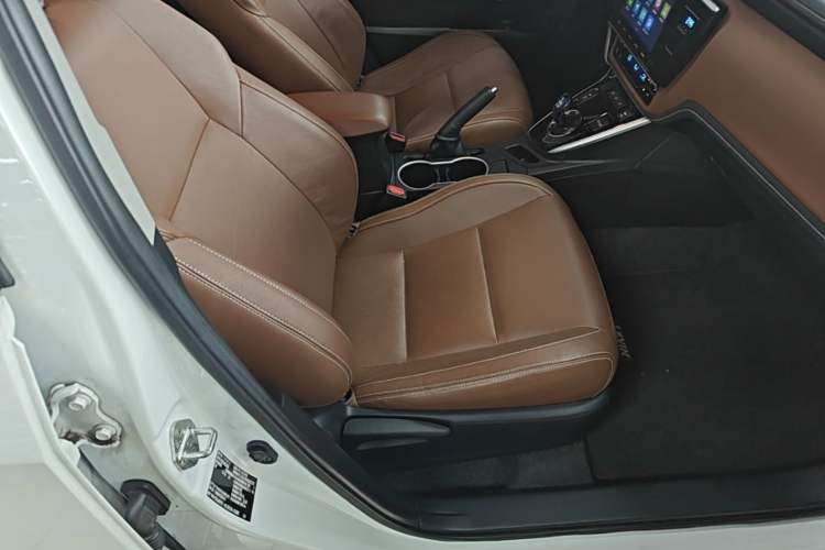 Used Toyota Levin Hybrid E+ 2019 1.8L PH V E-CVT Luxury Edition Right Front Seat