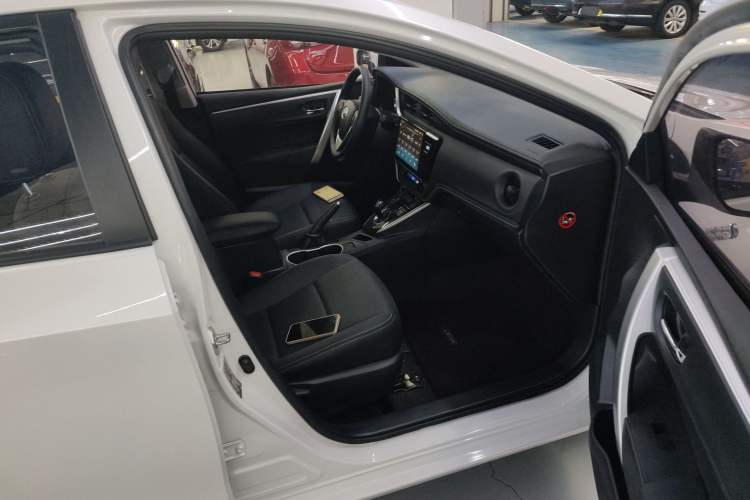 Used Toyota Levin Hybrid E+ 2019 1.8L PH GS E-CVT Elite Edition Right Front Seat