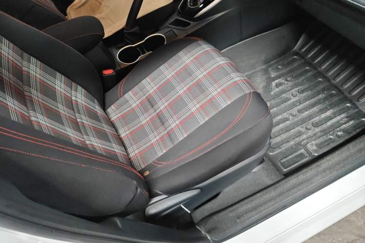 Used Toyota Levin Hybrid E+ 2019 1.8L PH GS E-CVT Elite Edition Right Front Seat