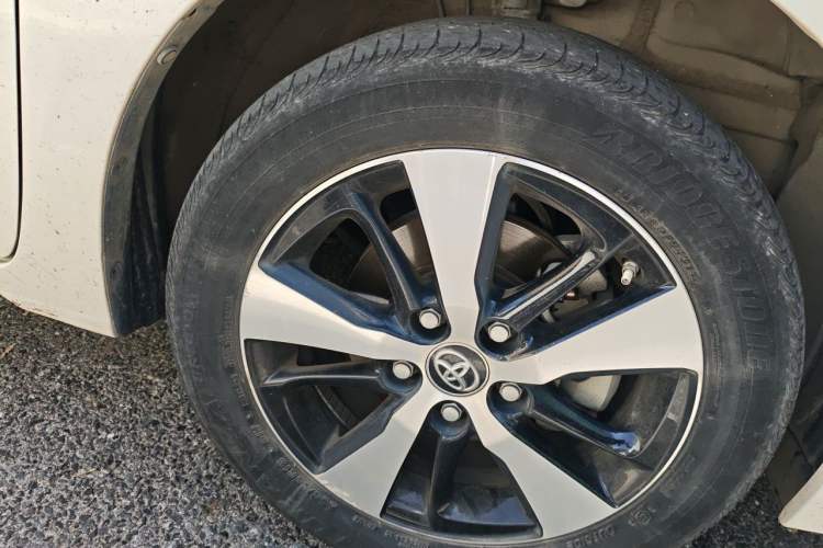 Used Toyota Levin Hybrid E+ 2019 1.8L GS E-CVT Elite Model with Sunroof Right Front Wheel Hub