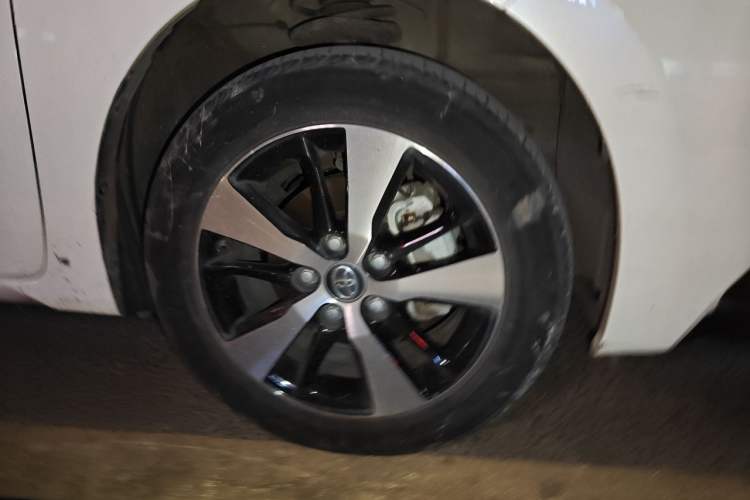 Used Toyota Levin Hybrid E+ 2019 1.8L GS E-CVT Elite Model with Sunroof Right Front Wheel Hub