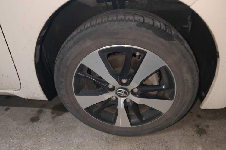 Used Toyota Levin Hybrid E+ 2019 1.8L GS E-CVT Elite Model with Sunroof Right Front Wheel Hub
