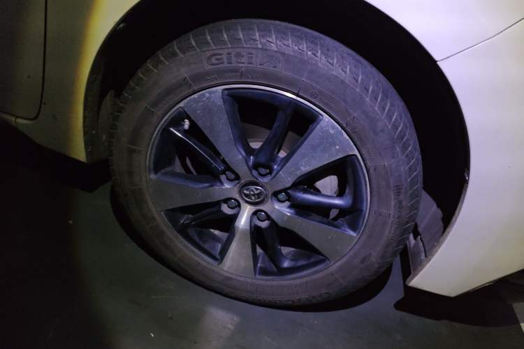Used Toyota Levin Hybrid E+ 2019 1.8L GS E-CVT Elite Model with Sunroof Right Front Wheel Hub
