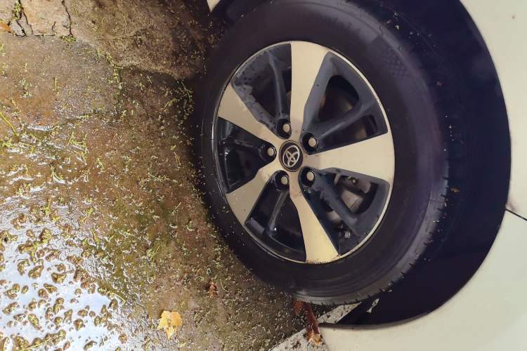 Used Toyota Levin Hybrid E+ 2019 1.8L PH V E-CVT Luxury Edition Right Front Wheel Hub