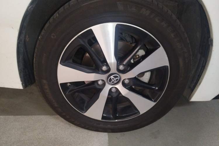Used Toyota Levin Hybrid E+ 2019 1.8L GS E-CVT Elite Model with Sunroof Right Front Wheel Hub