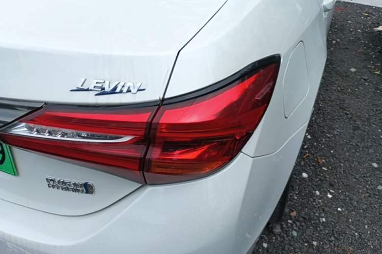 Used Toyota Levin Hybrid E+ 2019 1.8L GS E-CVT Elite Model with Sunroof Right Rear Taillight