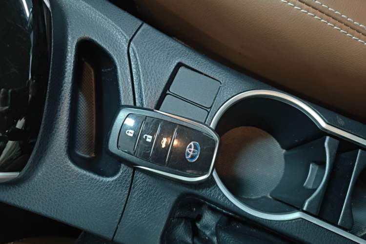 Used Toyota Levin Hybrid E+ 2019 1.8L PH V E-CVT Luxury Edition Vehicle Key
