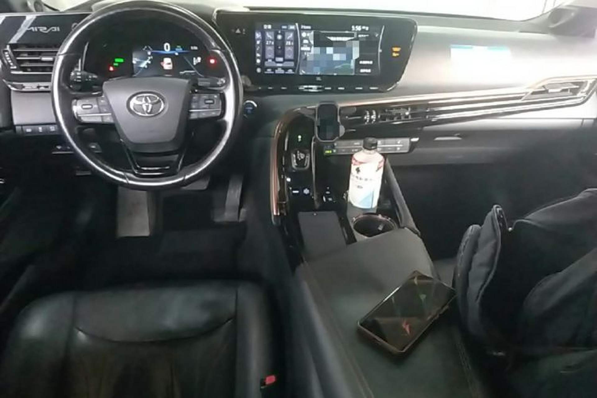 Used Toyota Mirai  Center Console
