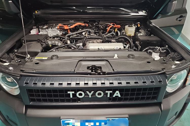 Used Toyota Prado 2025 2.4T Cross-Border BX Edition 5 Seats Engine Bay