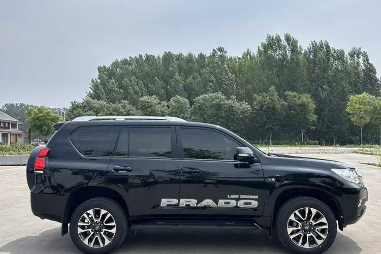 Used Toyota Prado  Exterior 2