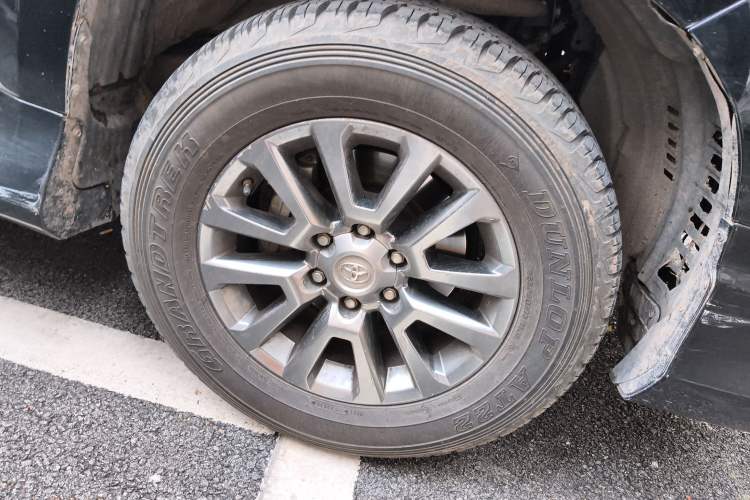 Used Toyota Prado  Exterior 4