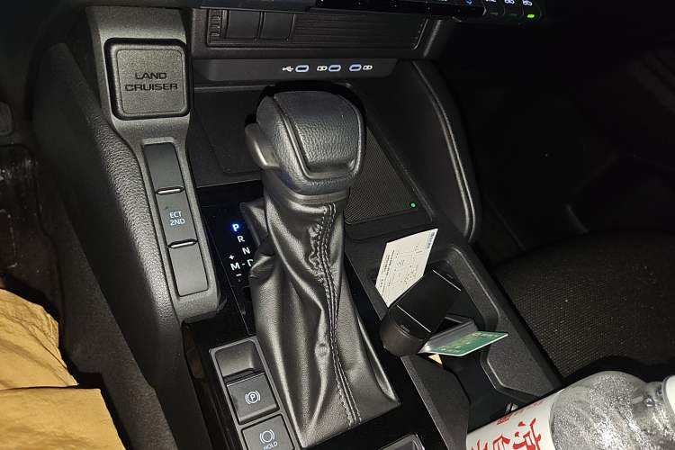 Used Toyota Prado 2025 2.4T Cross-Border BX Edition 5 Seats Gear Lever