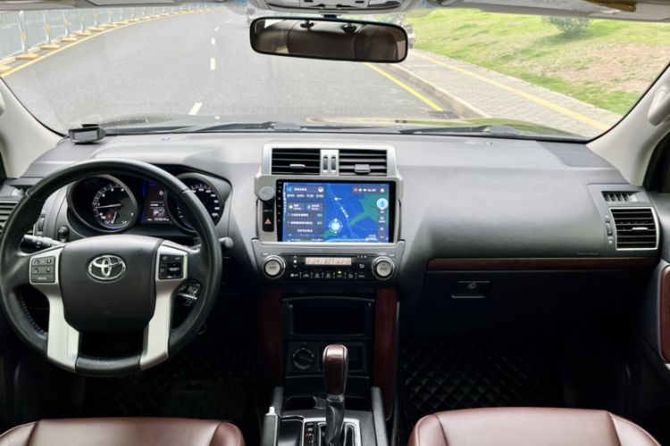 Used Toyota Prado  Interior 1