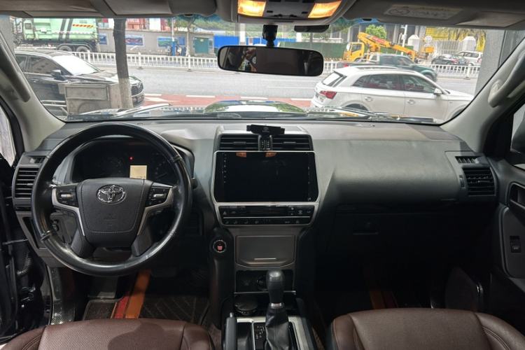 Used Toyota Prado  Interior 1
