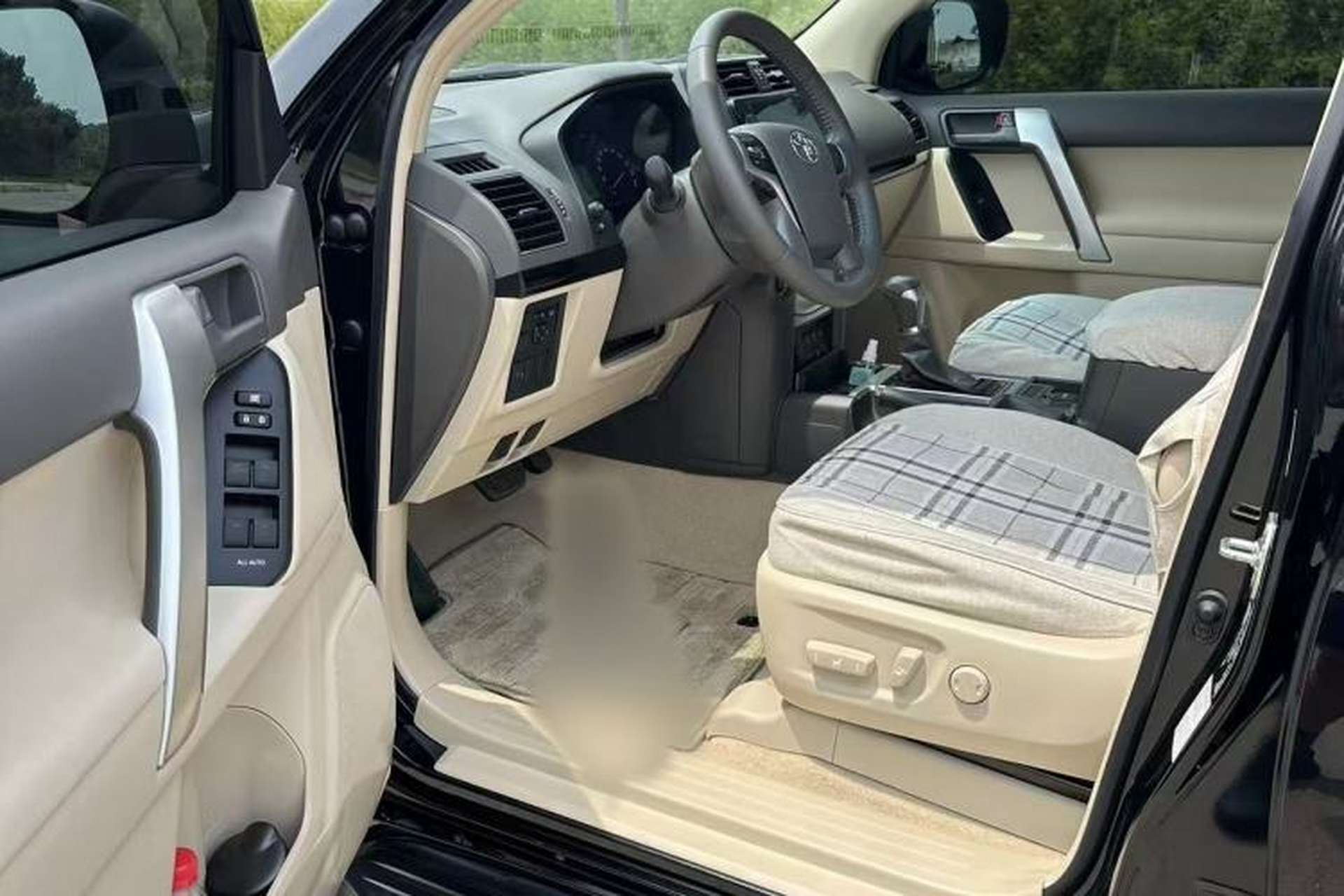 Used Toyota Prado  Interior 3