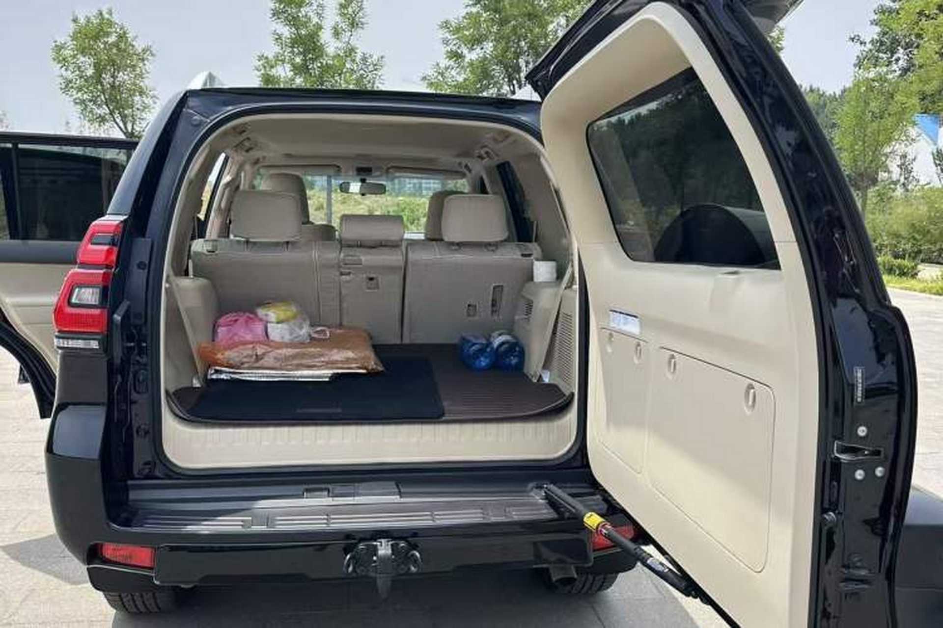 Used Toyota Prado  Interior 4