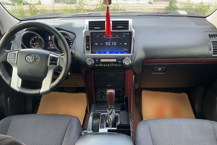 Used Toyota Prado  Interior 6