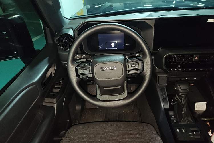 Used Toyota Prado 2025 2.4T Cross-Border BX Edition 5 Seats Steering Wheel