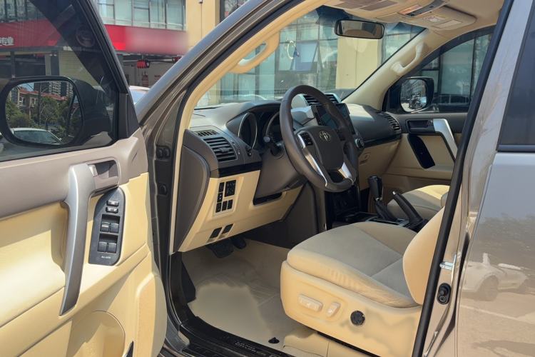 Used Toyota Prado  Interior 6