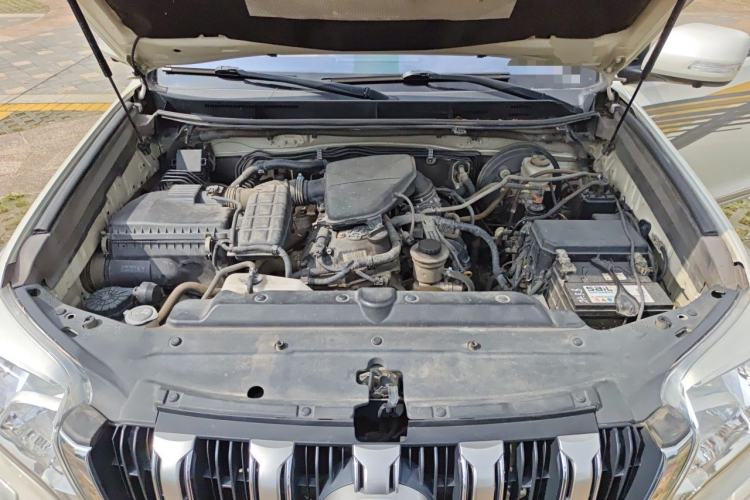Used Toyota Prado  Engine Bay