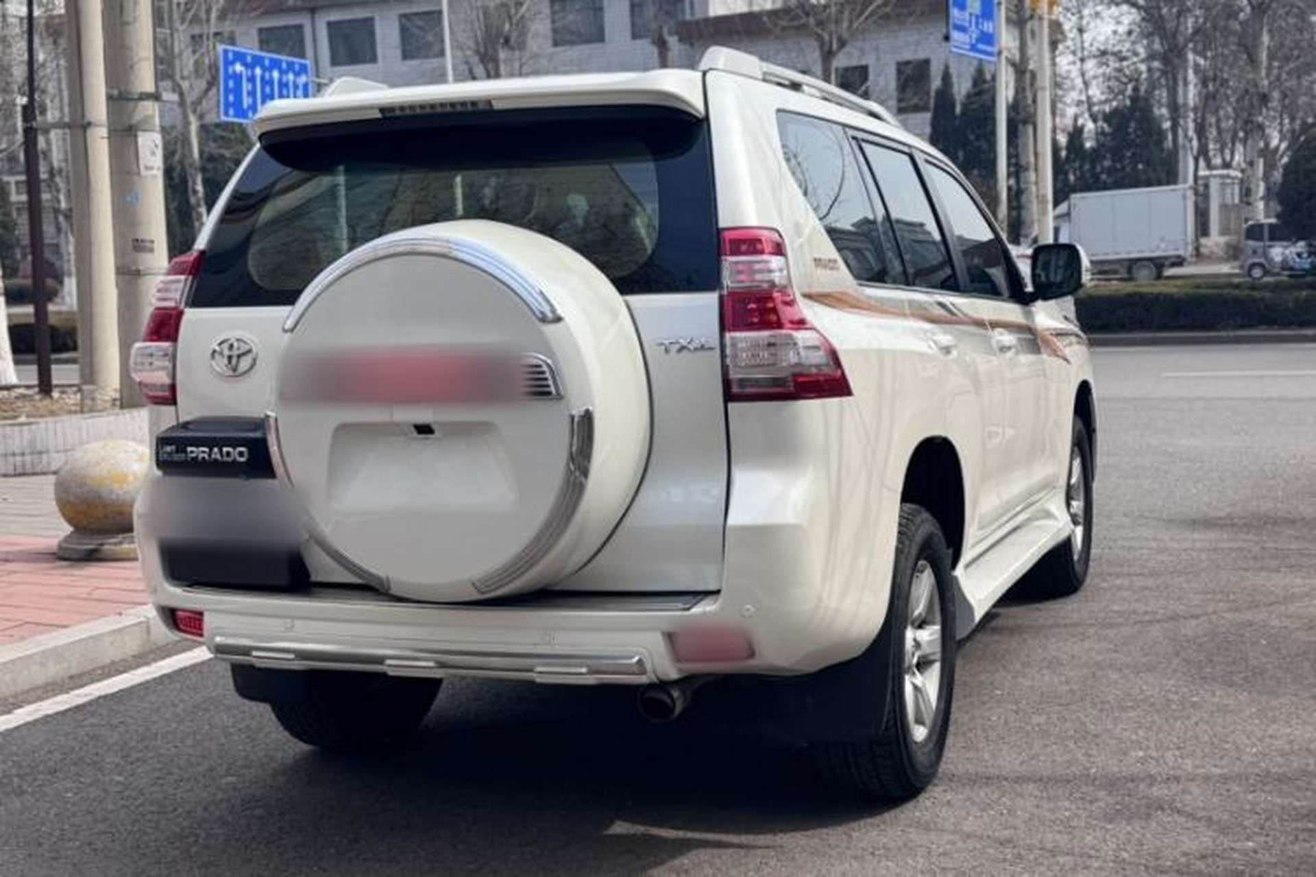Used Toyota Prado  Exterior 4