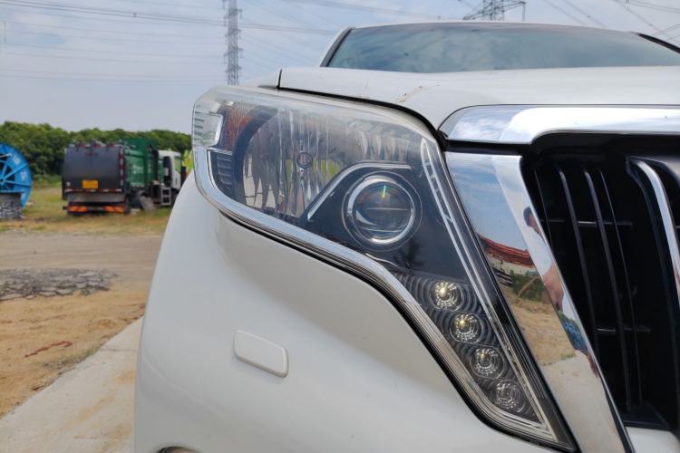 Used Toyota Prado  Exterior 6