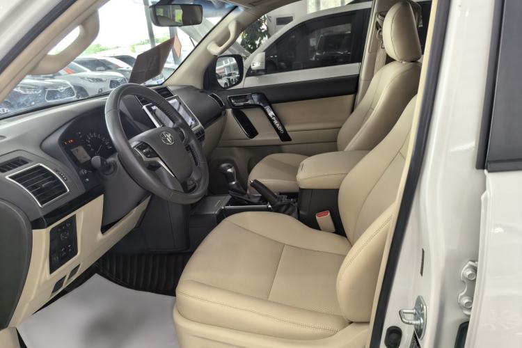 Used Toyota Prado  Interior 1